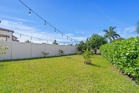 4021 Sycamore Cove Riviera Beach FL 33410