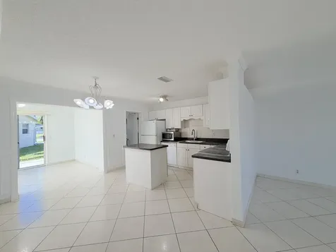 2704 Knight Lane Delray Beach FL 33445