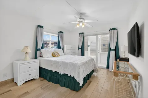 60 Brittany Delray Beach FL 33446
