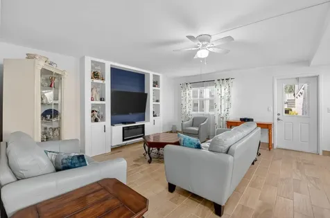 60 Brittany Delray Beach FL 33446