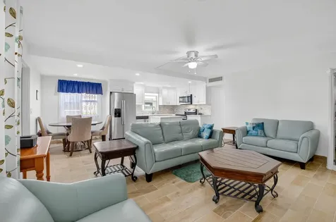 60 Brittany Delray Beach FL 33446