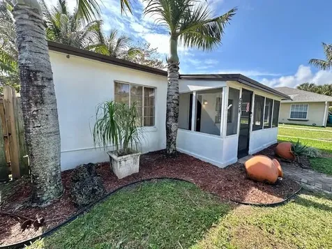 634 Oak Street Boynton Beach FL 33435