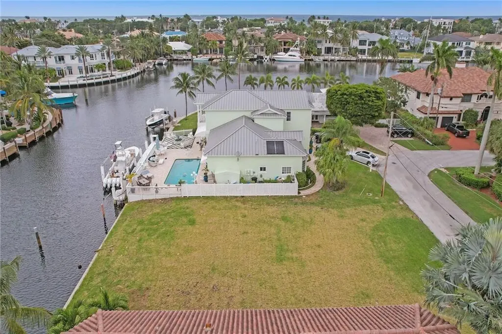 2821 NE 32nd Street Lighthouse Point FL 33064