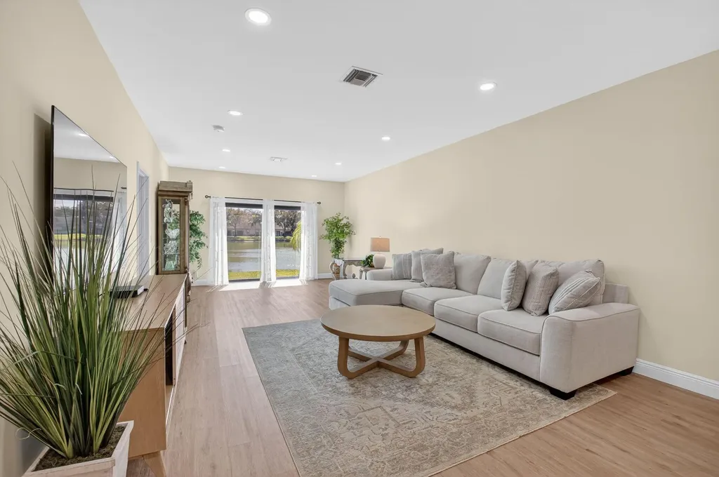 8350 Springlake Drive Boca Raton FL 33496