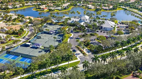 2737 Clipper Circle West Palm Beach FL 33411