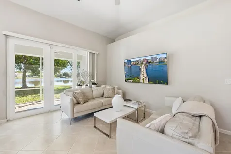 2737 Clipper Circle West Palm Beach FL 33411
