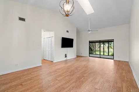 7711 SE Sugar Sand Circle Hobe Sound FL 33455