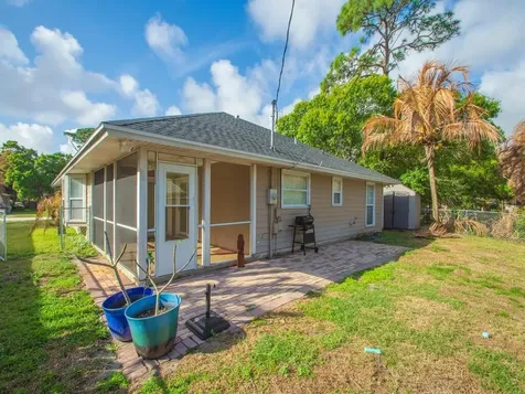 3446 1st Street Vero Beach FL 32968