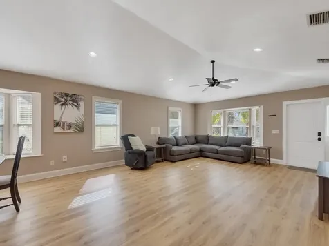 3446 1st Street Vero Beach FL 32968