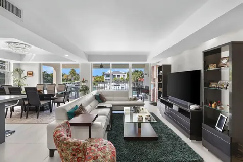 10180 W Bay Harbor Drive Bay Harbor Islands FL 33154