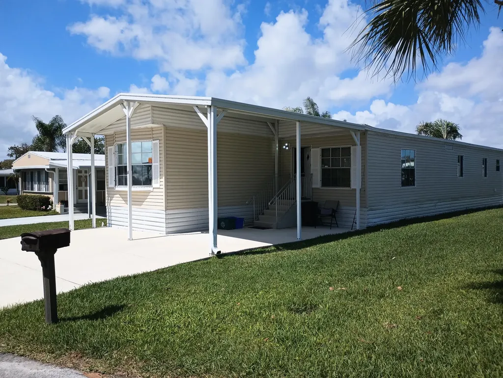 4 Tikal Lane Port Saint Lucie FL 34952