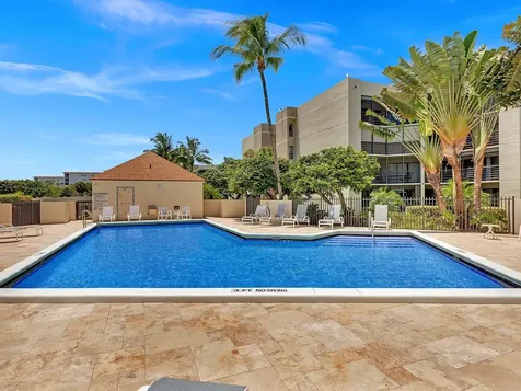 5851 Camino Del Sol Boca Raton FL 33433