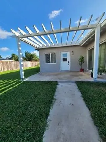 1351 W Mango Street Lantana FL 33462