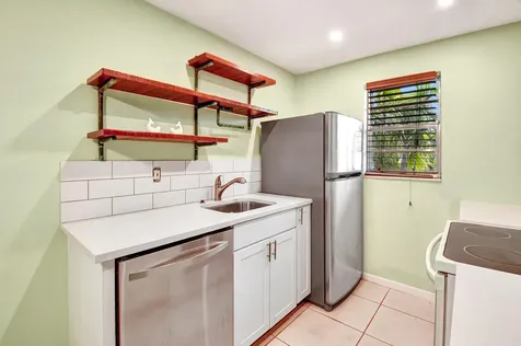 205 NE 3rd Street Boynton Beach FL 33435