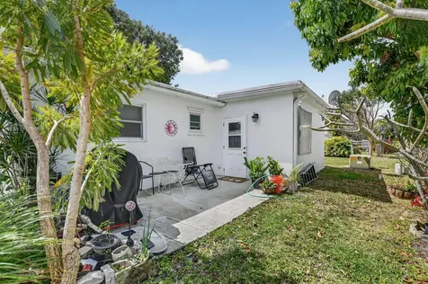 121 Nw 28th Court Pompano Beach FL 33064