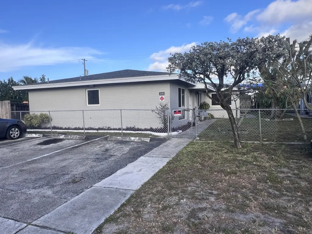 2030 SW 41st Avenue Fort Lauderdale FL 33317