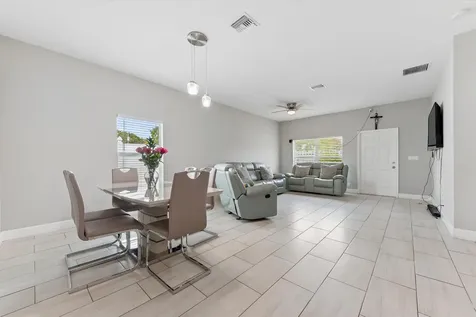 525 Nw 12th Avenue Boynton Beach FL 33435