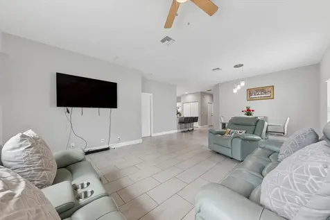 525 Nw 12th Avenue Boynton Beach FL 33435