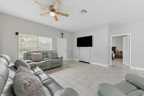 525 Nw 12th Avenue Boynton Beach FL 33435