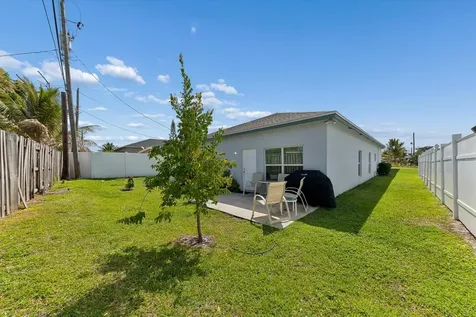 525 Nw 12th Avenue Boynton Beach FL 33435