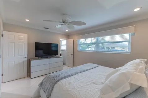 498 Ne 47th Street Boca Raton FL 33431