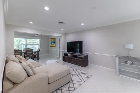 498 Ne 47th Street Boca Raton FL 33431