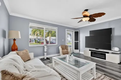 2010 SW 6th Avenue Boynton Beach FL 33426