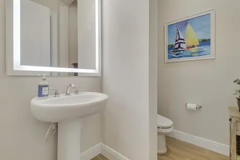 2475 Ne Evinrude Circle Jensen Beach FL 34957