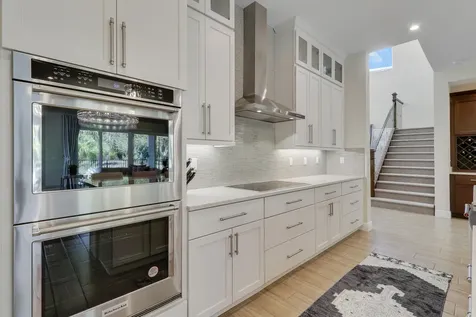 2475 Ne Evinrude Circle Jensen Beach FL 34957