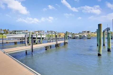 2475 Ne Evinrude Circle Jensen Beach FL 34957