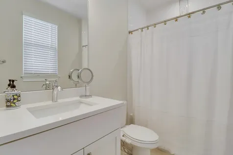 2475 Ne Evinrude Circle Jensen Beach FL 34957