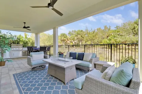 2475 Ne Evinrude Circle Jensen Beach FL 34957