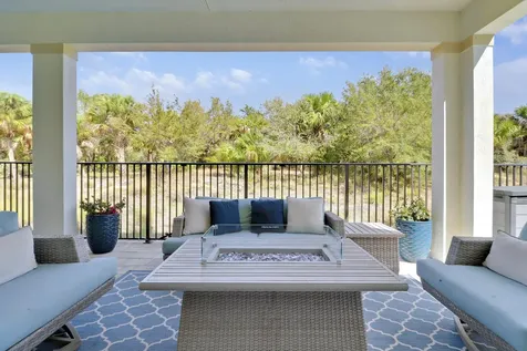 2475 Ne Evinrude Circle Jensen Beach FL 34957