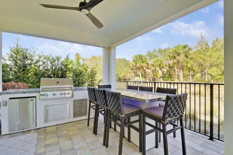 2475 Ne Evinrude Circle Jensen Beach FL 34957
