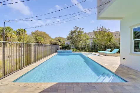 2475 Ne Evinrude Circle Jensen Beach FL 34957