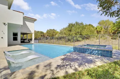 2475 Ne Evinrude Circle Jensen Beach FL 34957
