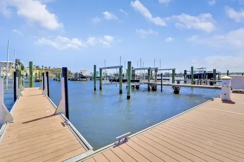 2475 Ne Evinrude Circle Jensen Beach FL 34957