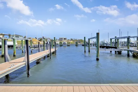 2475 Ne Evinrude Circle Jensen Beach FL 34957