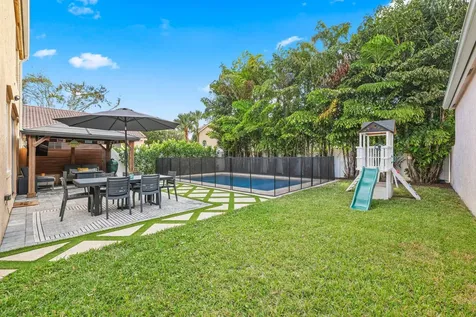 6939 Dawntree Court Lake Worth FL 33467