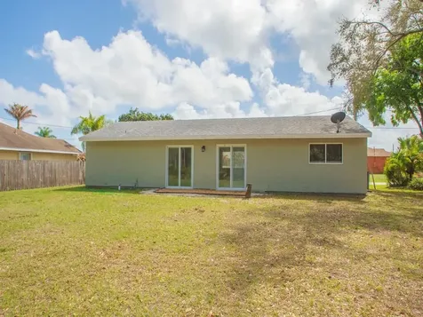 2317 Se Gillette Avenue Port Saint Lucie FL 34952