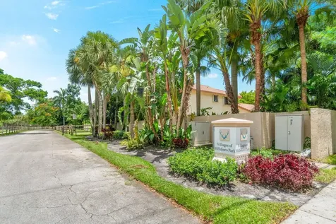 4797 Nw 7th Place Deerfield Beach FL 33442