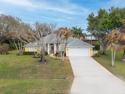 2017 Se Allamanda Drive Port Saint Lucie FL 34952