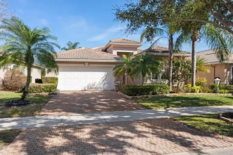 2082 Grey Falcon Circle Vero Beach FL 32962