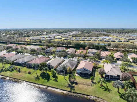 2082 Grey Falcon Circle Vero Beach FL 32962