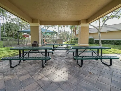 2082 Grey Falcon Circle Vero Beach FL 32962