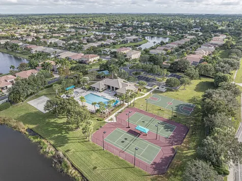 2082 Grey Falcon Circle Vero Beach FL 32962