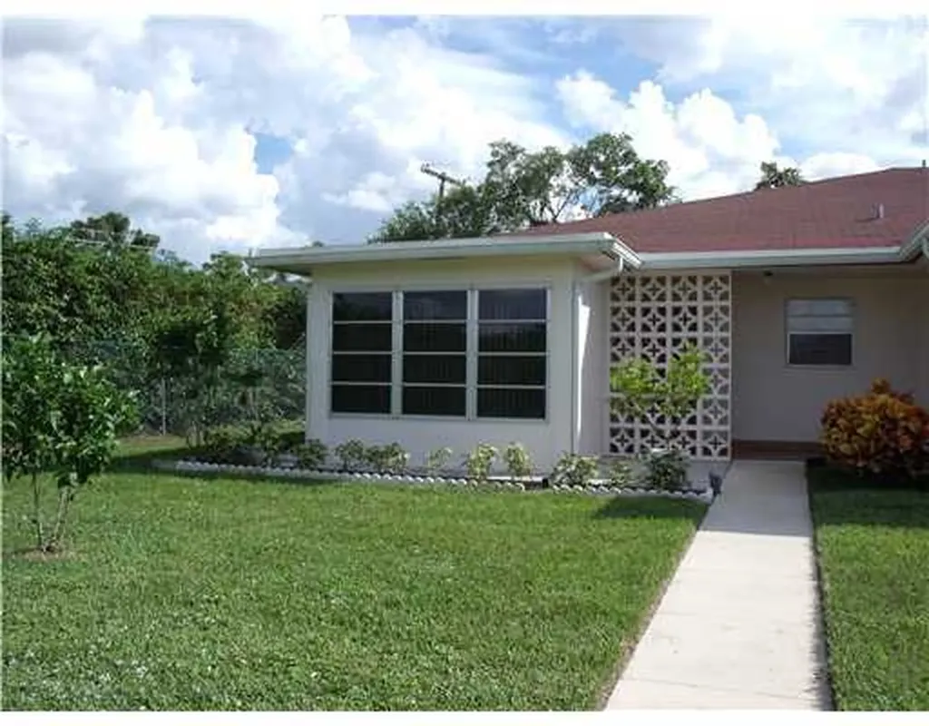 4510 NW 2nd Street Delray Beach FL 33445