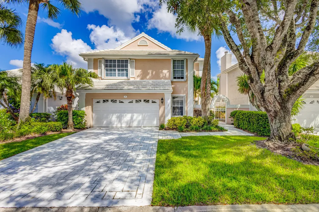 17 Selby Lane Palm Beach Gardens FL 33418