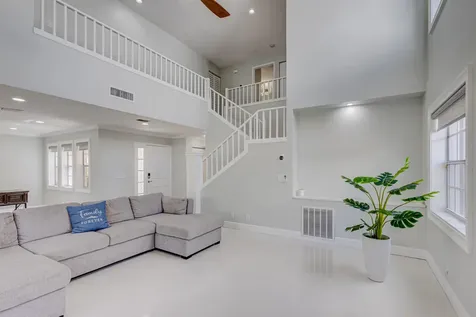 17 Selby Lane Palm Beach Gardens FL 33418