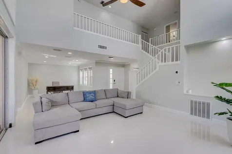 17 Selby Lane Palm Beach Gardens FL 33418